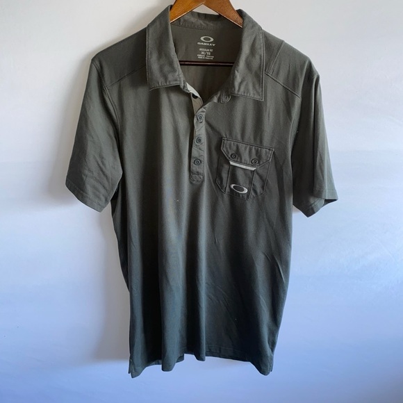 Men's Oakley Grey Front Pocket Polo Shirt - Picture 2 of 9